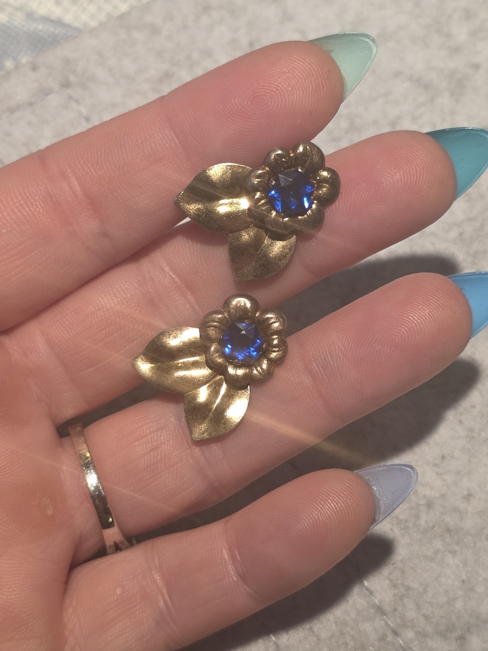 Vintage Ww11 Era 1940s Sterling Blue Glass Screwbacks